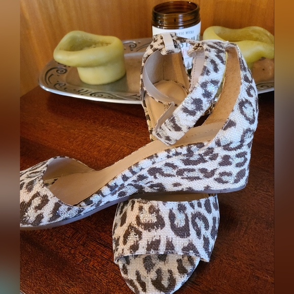 J. Crew size 5 leopard wedge sandals - Picture 2 of 5